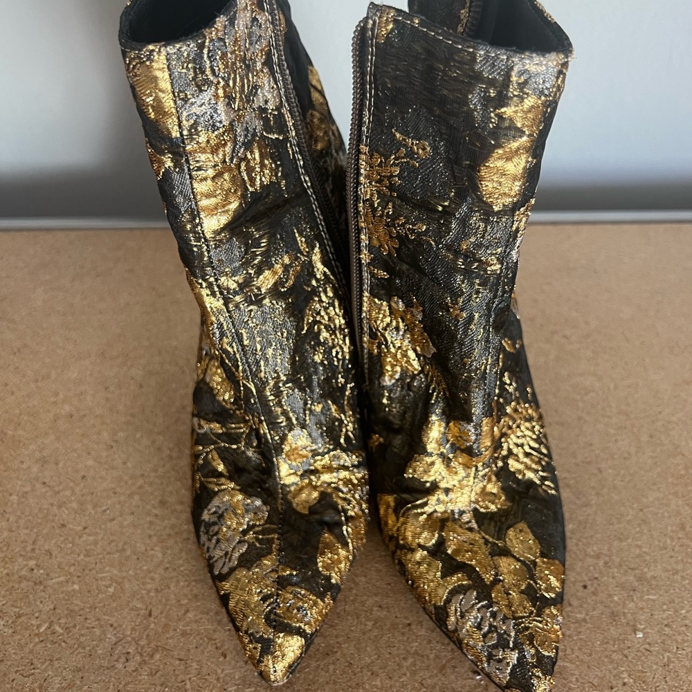 Jessica Simpson Jacquard Gold and Black Women's Ankle Boots